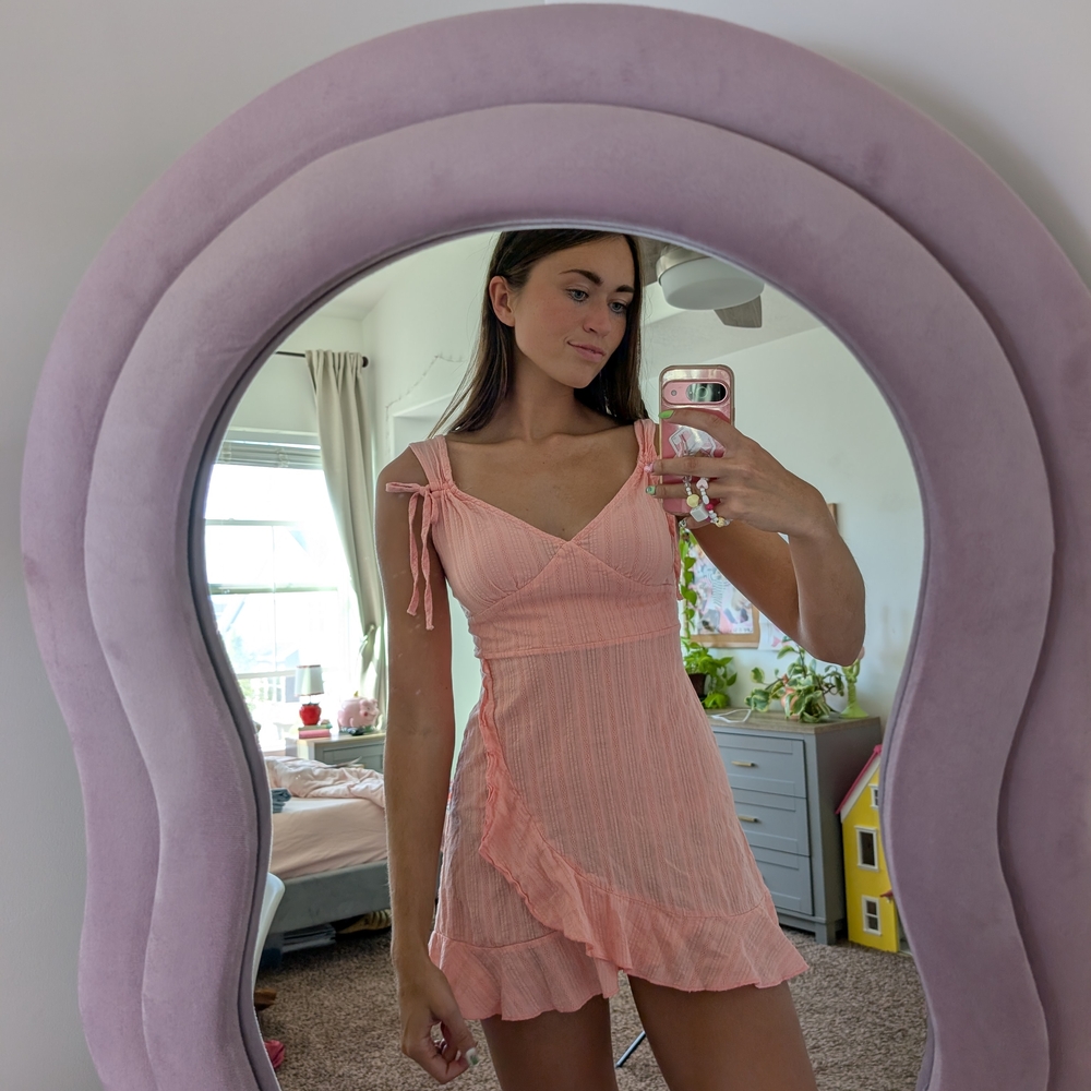 Feminine Elegant Pink Ruffle Mini Dress Size 6